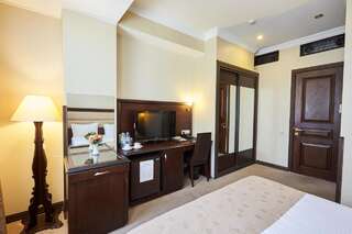Отель Smith Hotel Баку Стандартный двухместный номер с 1 кроватью или 2 отдельными кроватями-9